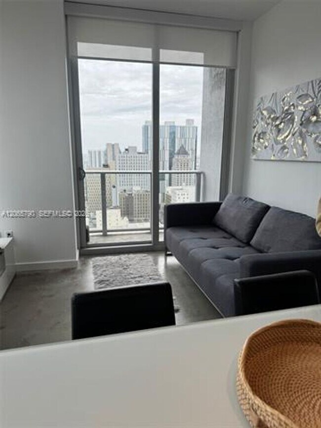 Foto del edificio - 151 SE 1st St