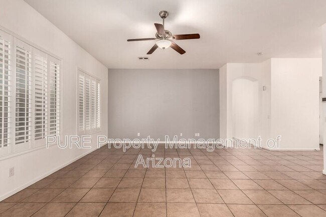 Building Photo - 2221 E Indian Wells Dr