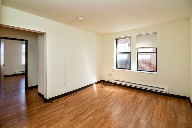 Building Photo - 4715 Walnut St