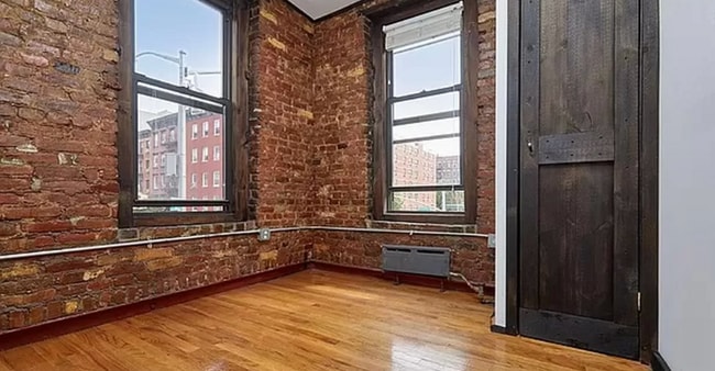 Foto del edificio - 443 E 12th St