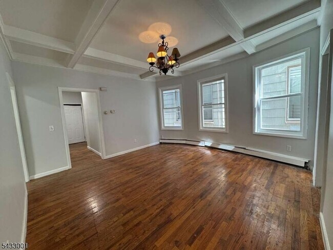 Foto del edificio - 142 Johnson Ave