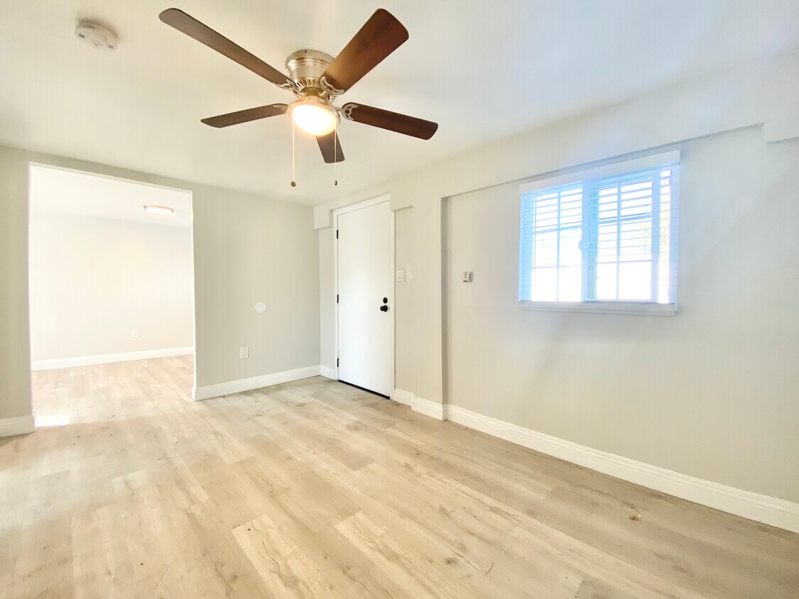 Primary Photo - 432 W 107th St