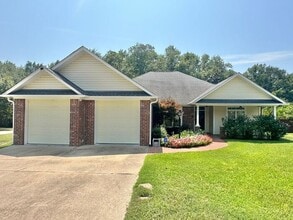 Building Photo - 19390 Sandhill Ln