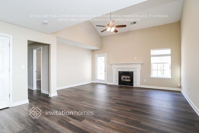 Building Photo - 6239 Day Lilly Ln