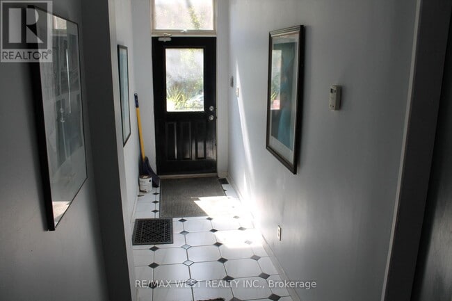 Building Photo - 78 Wright Ave