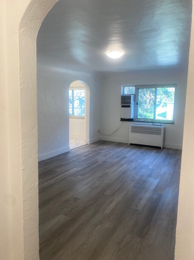 5612 Hempstead Rd Unit 2, Pittsburgh, PA 15217 Apartments in