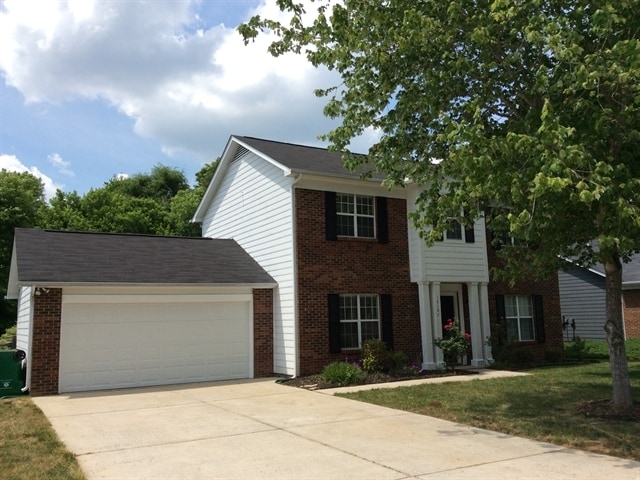 Building Photo - 12127 Landing Green Dr