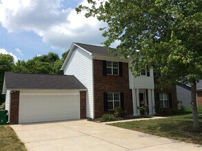 Building Photo - 12127 Landing Green Dr