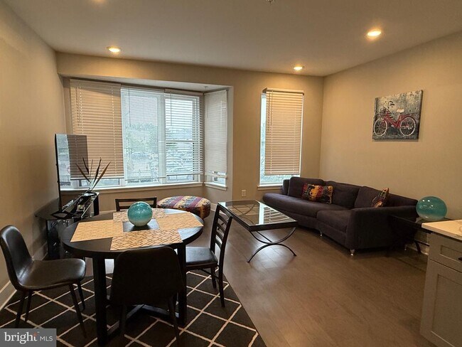 Foto del edificio - 2034 Ridge Ave
