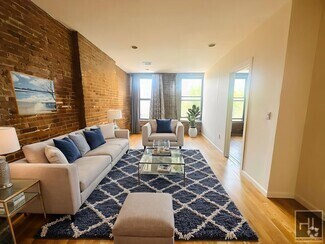 Building Photo - Enormous Floor Through 3 Bed/1.5 Bath in C...