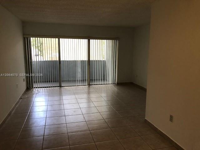 Building Photo - 9367 Fontainebleau Blvd