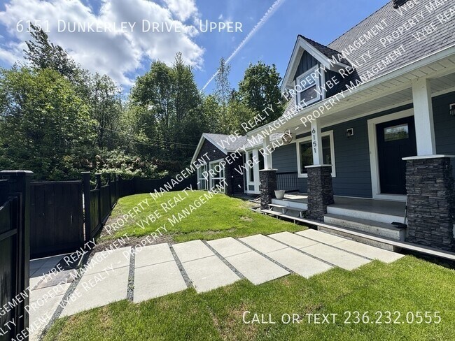 Building Photo - Spacious Upper Home on Sumas Mountain – Utilities & Internet Included!