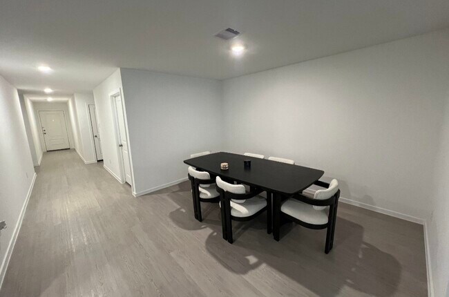 Building Photo - 5211 Red Drum Dr