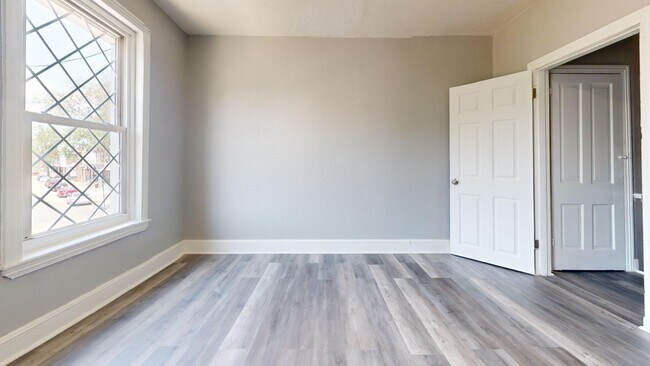 Foto del edificio - Nice 2Br house with or without voucher