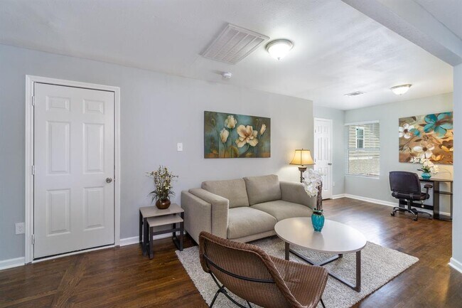 Foto del edificio - 5205 Irvington Blvd