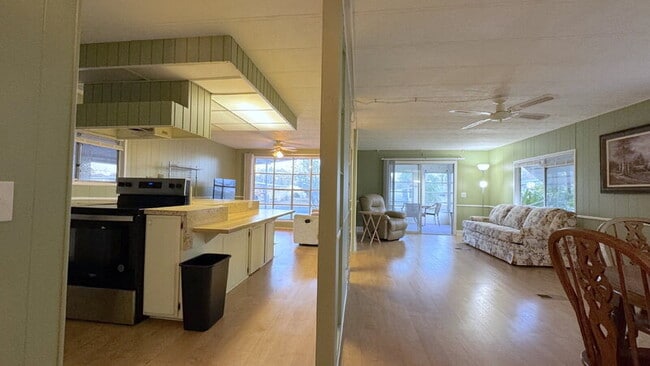 Building Photo - 5638 James Dr