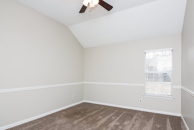 Building Photo - 8541 Highland Glen Cir S