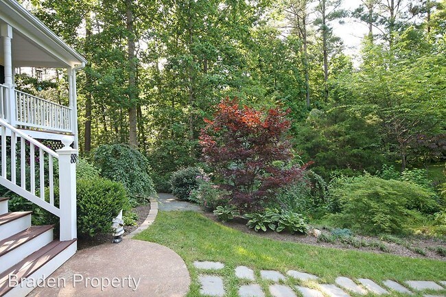 Building Photo - 88 Rosewood Dr