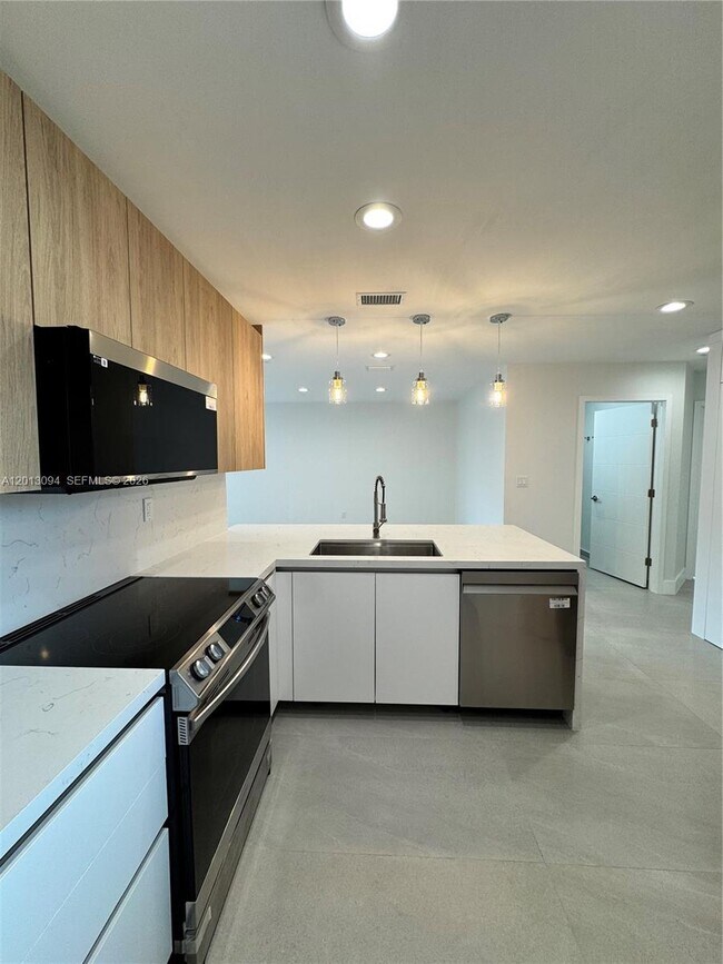 Foto del edificio - 4708 NW 114th Ave