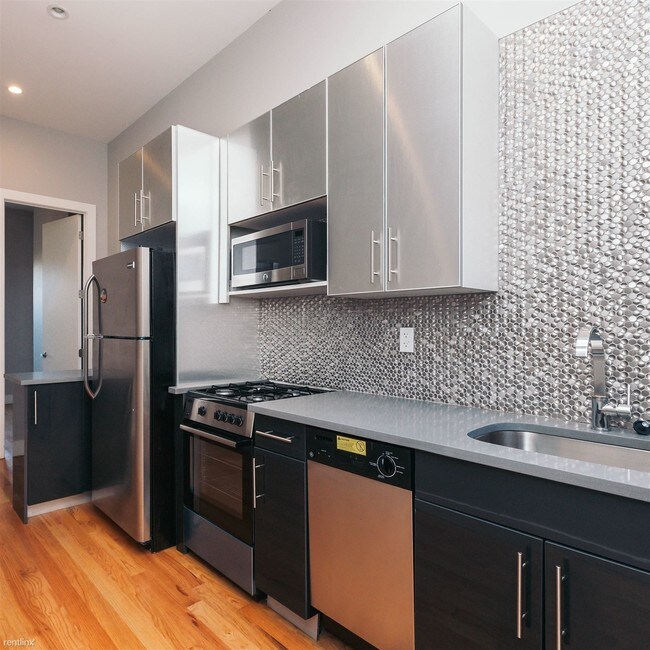 Building Photo - 3 br, 1 bath  - 18 Putnam Ave # 20