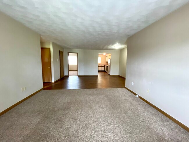 Foto del edificio - 11 Hillside Ln