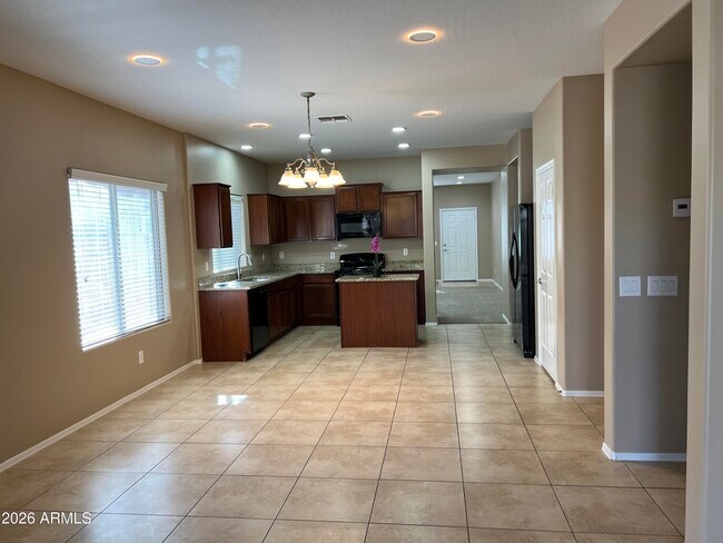 Foto del edificio - 2381 N Monticello Dr