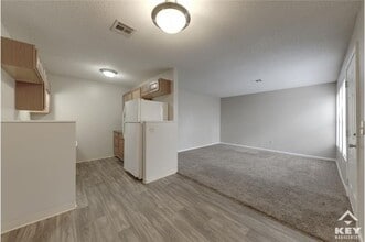 Building Photo - 1324 N Minneapolis St