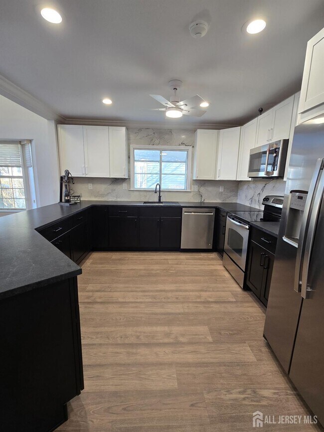 Foto del edificio - 14A Canterbury Dr