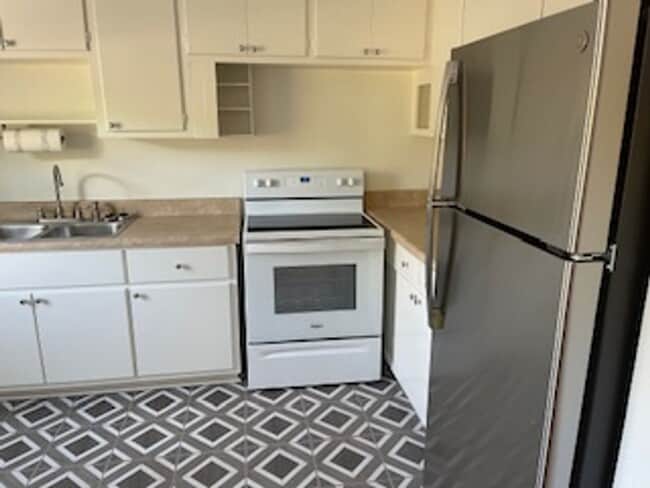 Building Photo - 664 Windermere Blvd