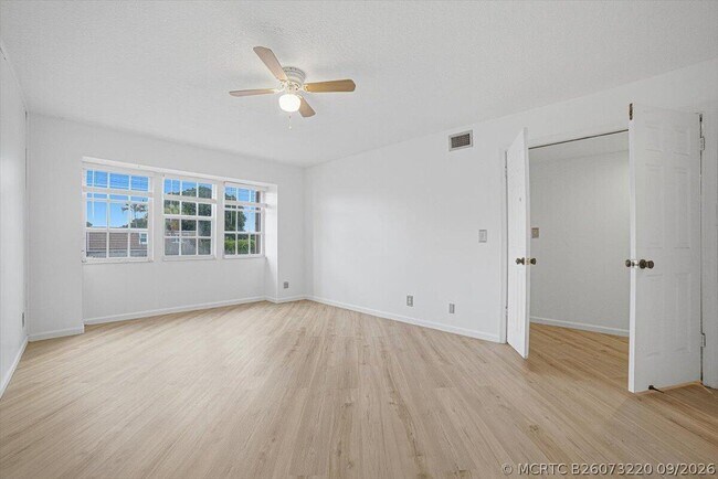Building Photo - 11635 Ficus St
