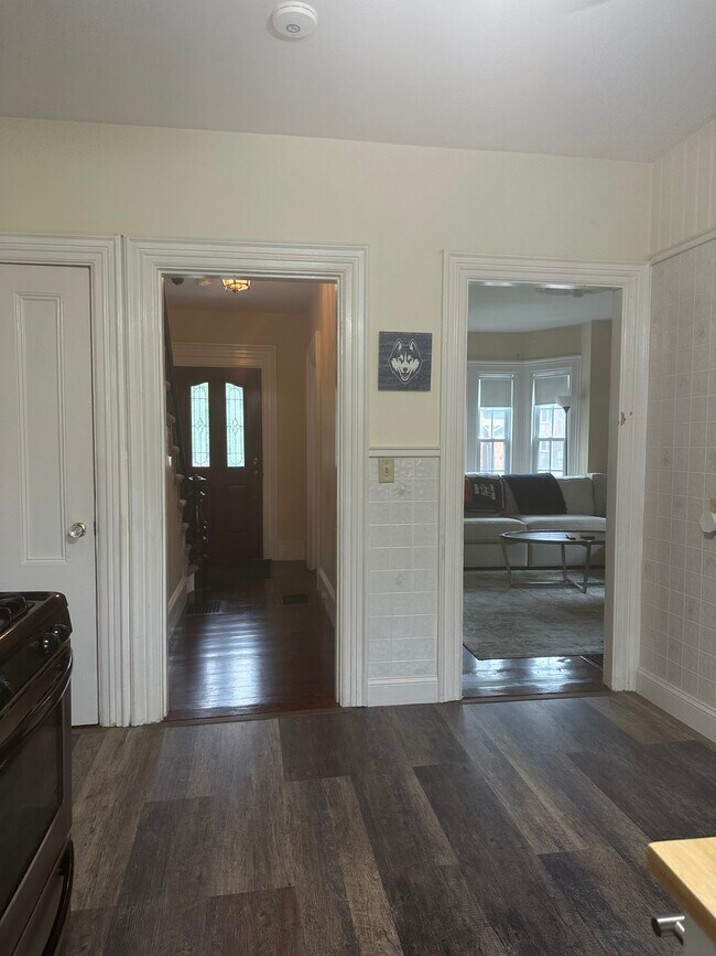 Building Photo - 39 Myrtle St