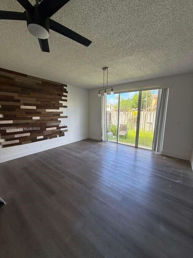 Foto del edificio - 2311 NE 42nd Cir