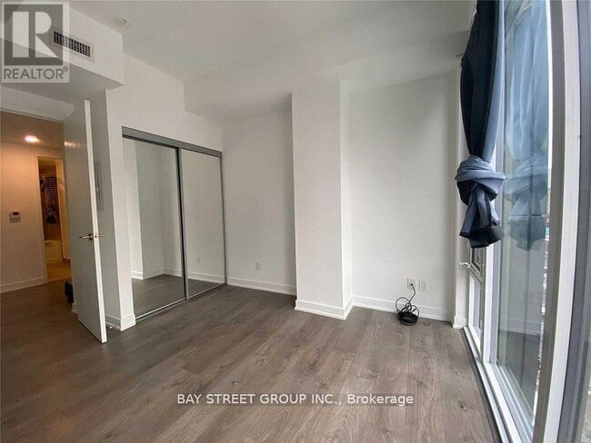 Building Photo - 18 Maitland Terrace