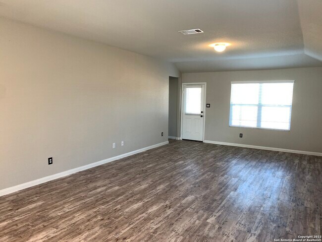 Foto del edificio - 2441 Arctic Warbler