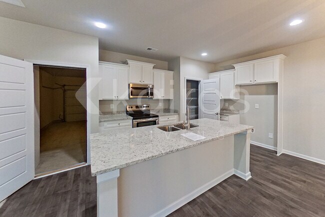 Foto del edificio - 175 Red Birch Ln