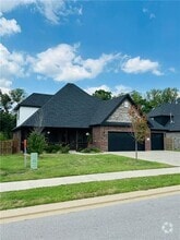 Building Photo - 3504 SW Lucretia Rd