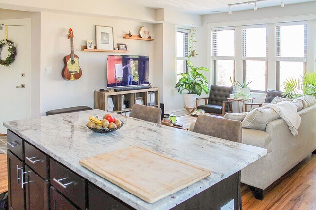 Foto del edificio - 2229 W Wilson Ave