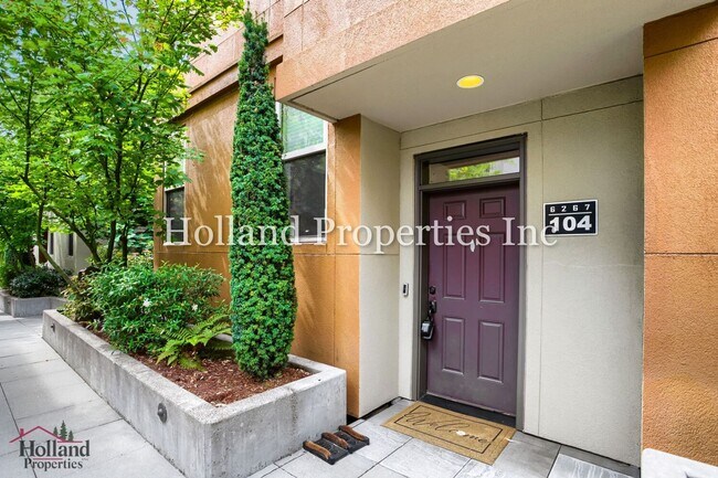Foto del edificio - 6267 NE Carillion Dr