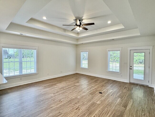 Foto del edificio - Low Maintenance Lifestyle! GORGEOUS 2 BR | 2 BA Brick Duplex in Rosewood (Goldsboro) *Lawn Care/T...