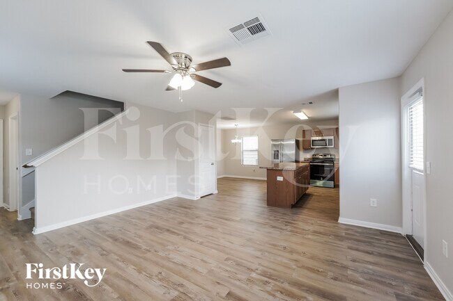 Foto del edificio - 9923 Sanders Rose Lane