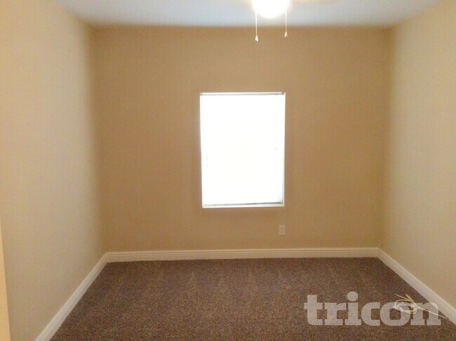 Building Photo - 2280 Winchester Dr