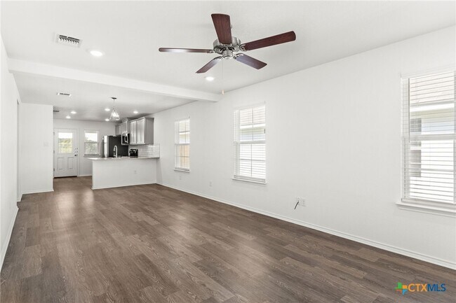 Building Photo - 203 Monty Ave