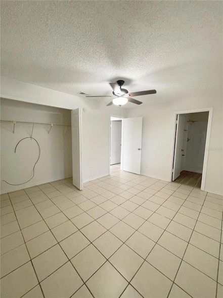 Foto del edificio - 3255 Bloomingdale Villas Ct