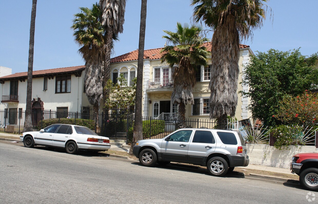 Primary Photo - 932 S Mariposa Ave