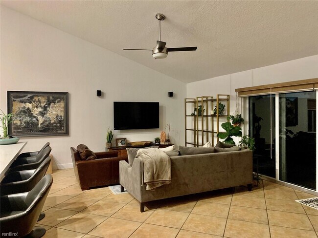 Foto del edificio - 4 br, 2.5 bath House - 16280 NW 9th Dr