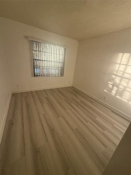 Foto del edificio - 3037 NW 92nd Ave