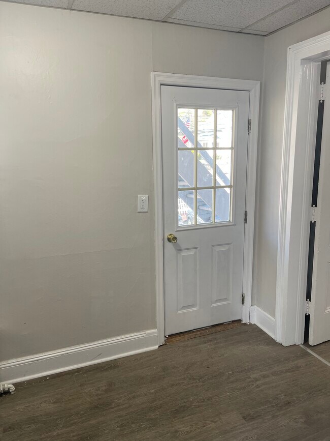 Building Photo - 2089 N Main Ave