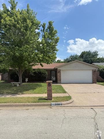Building Photo - 6212 Kary Lynn Dr S