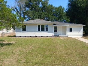 Building Photo - 204 Milton Rd