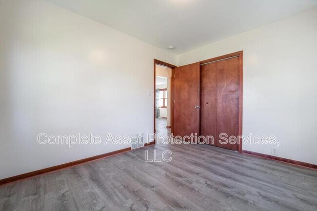 Building Photo - 7334 Marshall St